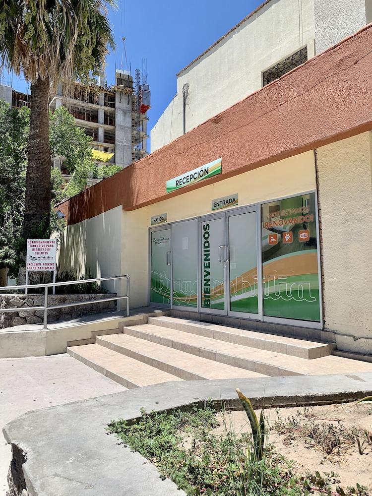 布吉姆比利亚酒店 埃莫西约 外观 照片